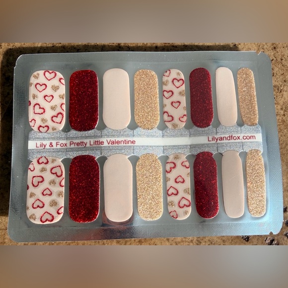Lily & Fox Valentine's Nail Wraps - Picture 3 of 5